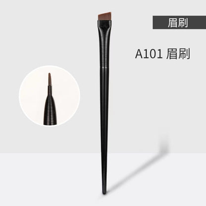 Angled Eyeliner & Brow Brush