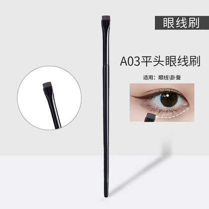 Angled Eyeliner & Brow Brush