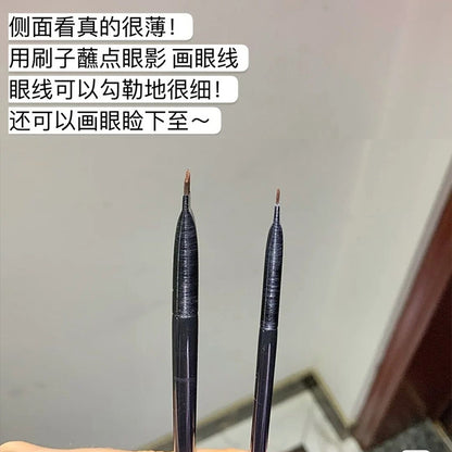Angled Eyeliner & Brow Brush