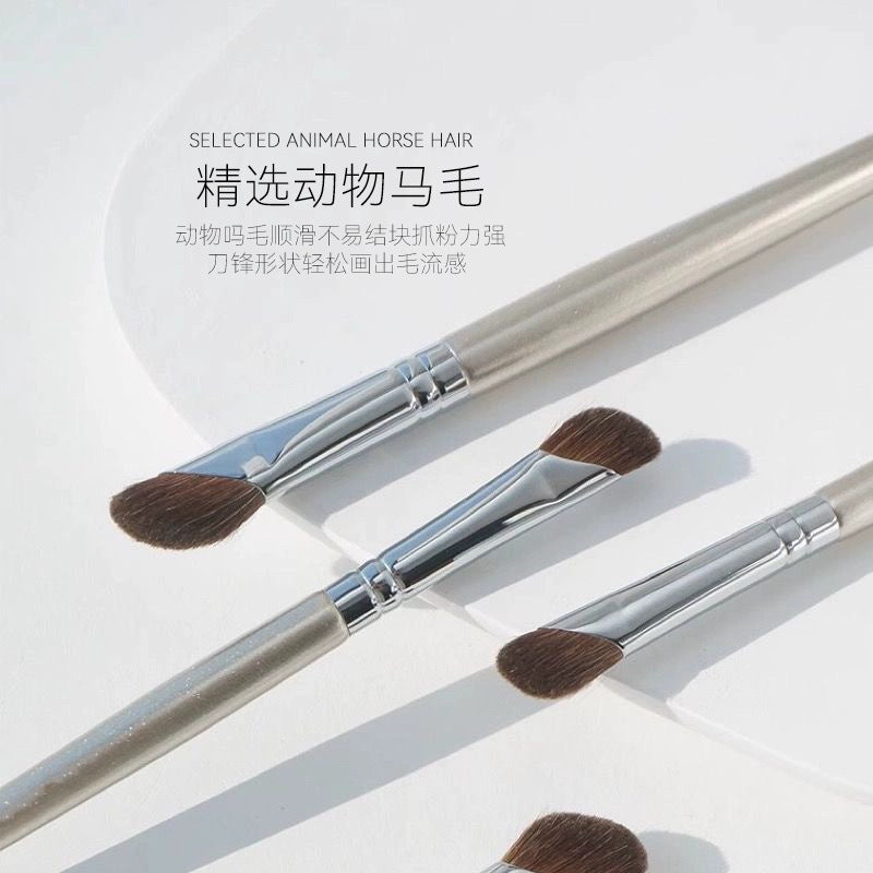 Angled Nose Contour Brush