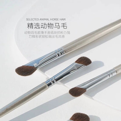 Angled Nose Contour Brush